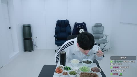 주륵주륵르르 - [클립]김민교: 오늘 lck 끝나고 짐승컵 있습니다 세상...