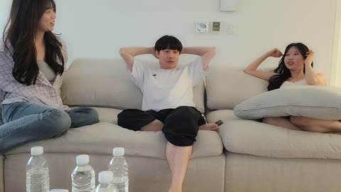 야바 - [클립]니코 플러팅에 당황한 깨박이 - "괜찮으면 오빠 할래?"