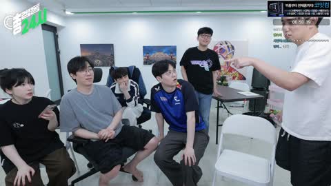 플라즈마단 - [클립]강만식 : 다 현역이죠? / 오아 : 저 상근인데요? ...