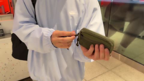주륵주륵르르 - [클립]나이키 옷 그대로 입고 계산하는 김민교 스맵