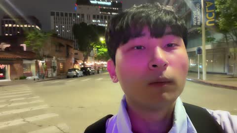 주륵주륵르르 - [클립]1년만에 다시 만난 교추에게 ucla 티 선물받은 ...