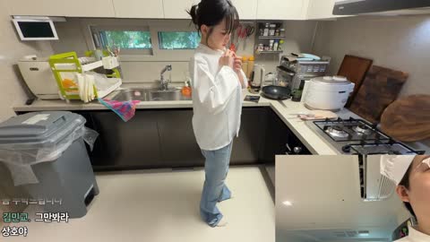 주륵주륵르르 - [클립]이상호: 요리사복 안 입으셔도 돼요 오오오...