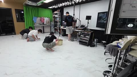 [G3]ez - [클립]봉준 스튜디오 청소하는 지상이와 매니저분들 ㅋㅋ