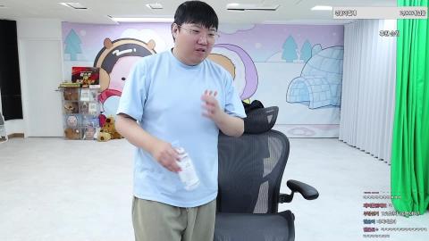 으악민초다 - [클립]경훈) 감컴 합방하고 물4박스, 음료, 의자 다 박...