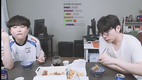 주륵주륵르르 - [클립]저라뎃: 대학 때 재밌는 썰 없어? 여자친구 몇...