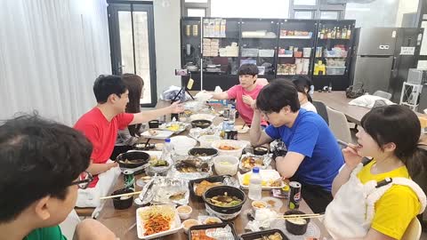 주륵주륵르르 - [클립]성태: 주황아 너 연애하고싶지 로키: 어 왜 오빠...