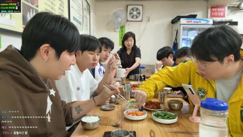 야바 - [클립]장지수) 형 김치 먹어 봐 / 한둬얼) 국밥이랑 먹을려고 ...