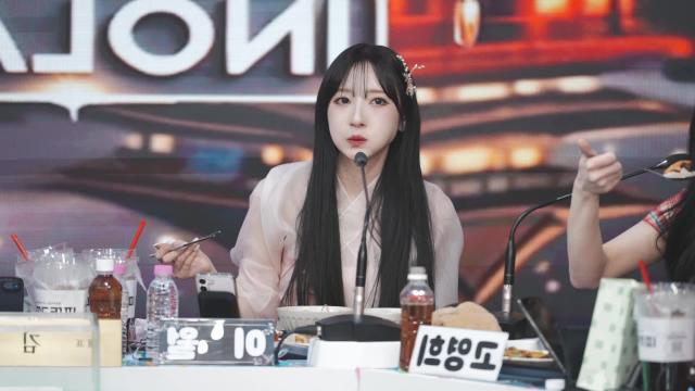[이노레이블] 한복입은 이월 / 밥먹는중